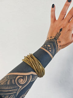Boho Armreif aus Messing Gold, 36 verbundene Bangles, Ethnic Statement Festival Schmuck - CocosyBerlin