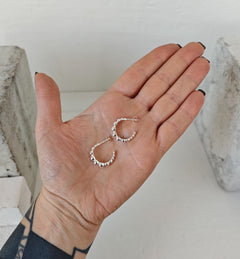 Bubble Ohrringe aus 925 Silber, Kugel Statement Ohrstecker Creolen, Silver Ball Hoops - CocosyBerlin