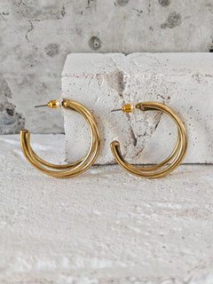Triple Ohrringe aus Messing gold, Boho Statement Triple Creolen, Ohrstecker Hoops - CocosyBerlin