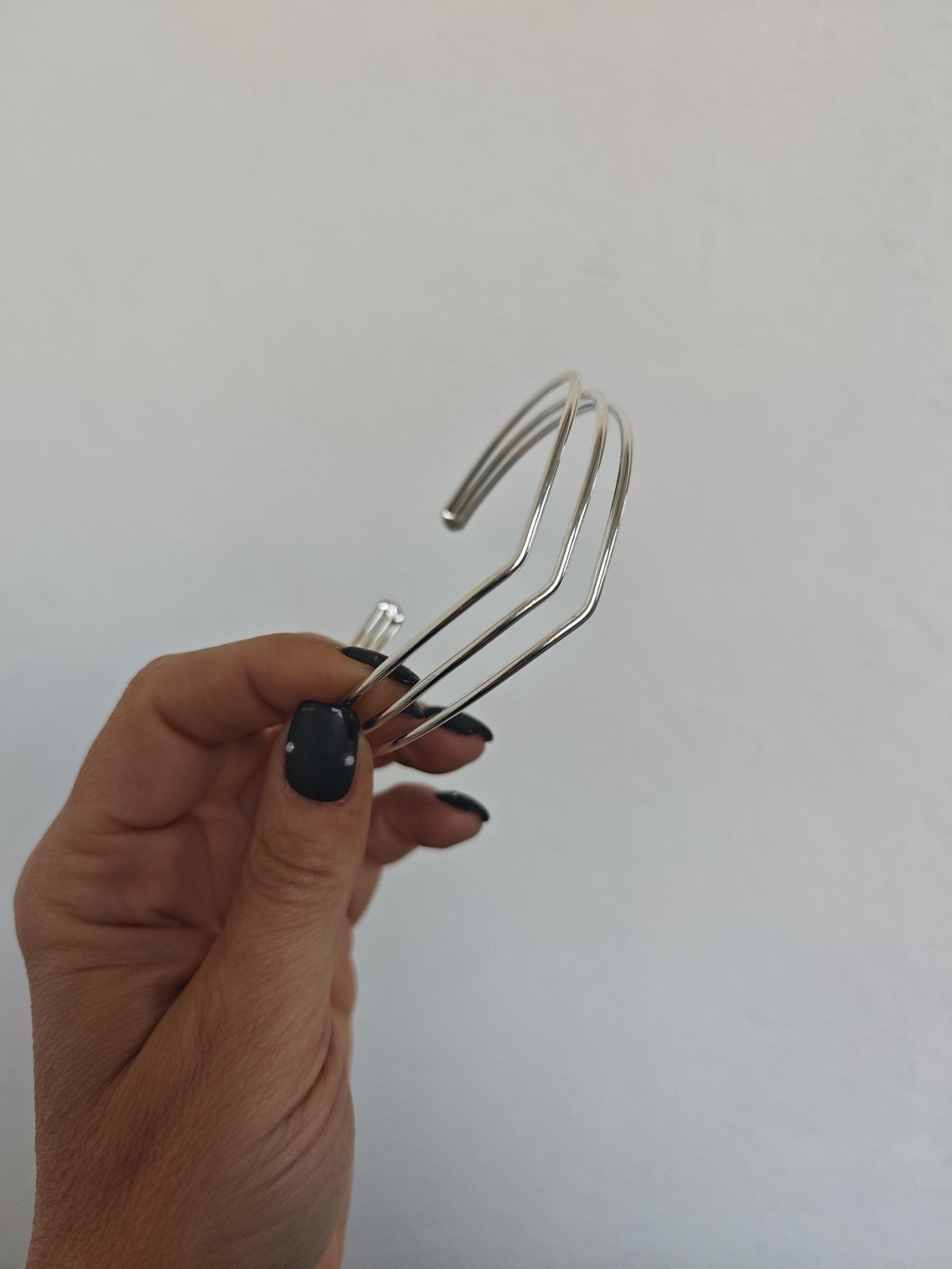 Minimalistischer Oberarmreif Messing versilbert, 3 - reihiger Arm Cuff, Boho Festival Schmuck - CocosyBerlin