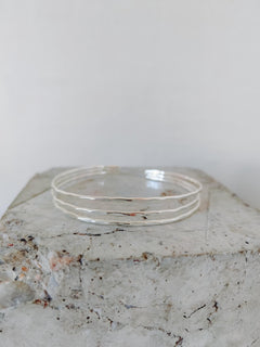 Gehämmerter Oberarmreif / Armreif aus Messing versilbert, Silber Armreif, Boho Oberarm Armreif, Minimalistischer Schmuck - CocosyBerlin