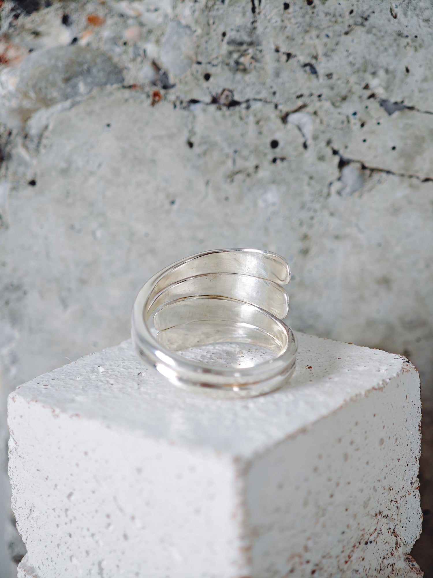 Statement Wickelring aus 925 Silber, breiter Wrap Ring, Geschwungener Silberring