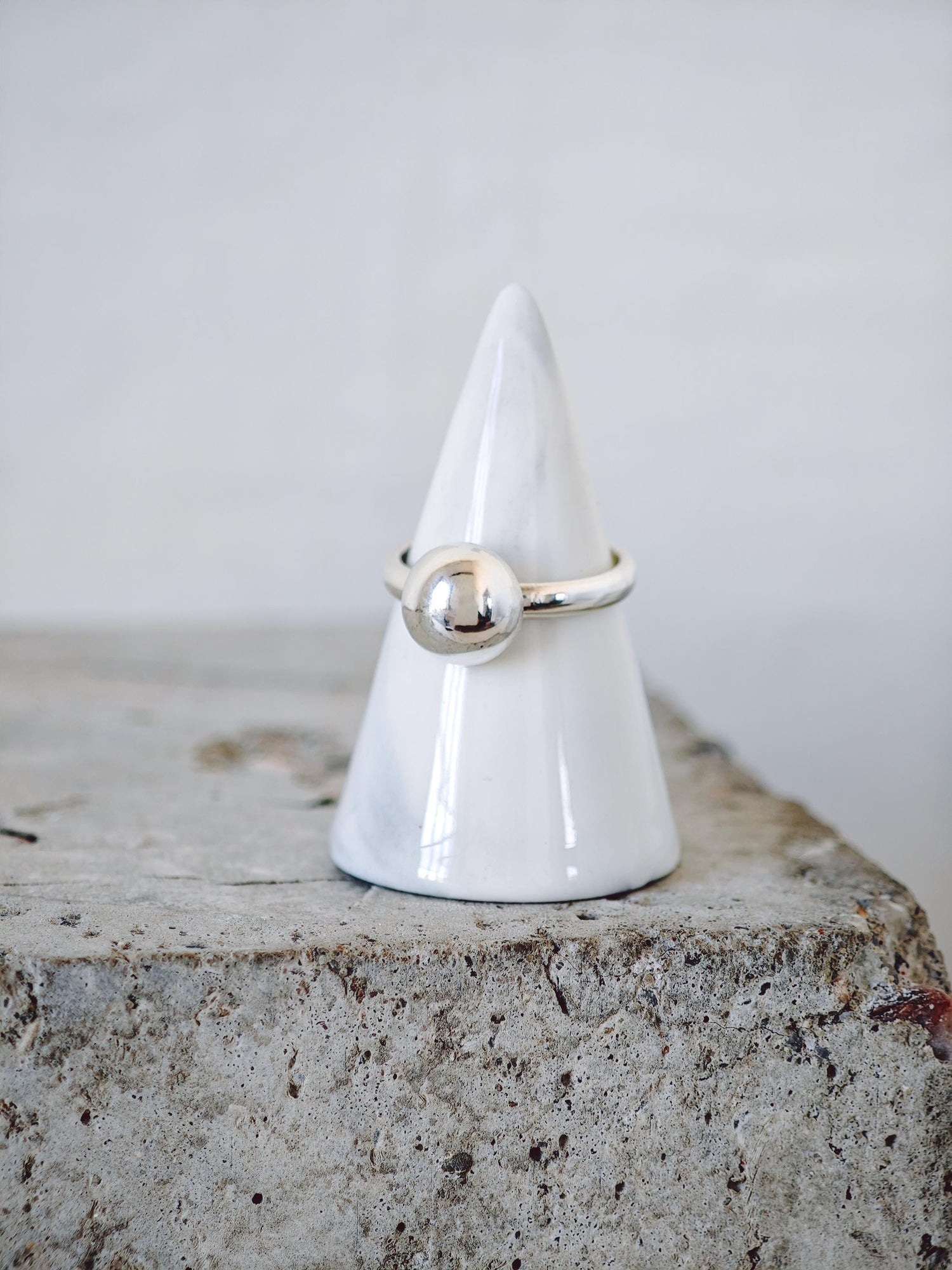 Silber Kugelring, Minimal Halbkugel Ring aus 925 Silber, Ball Ring, Bubble Silver Ring