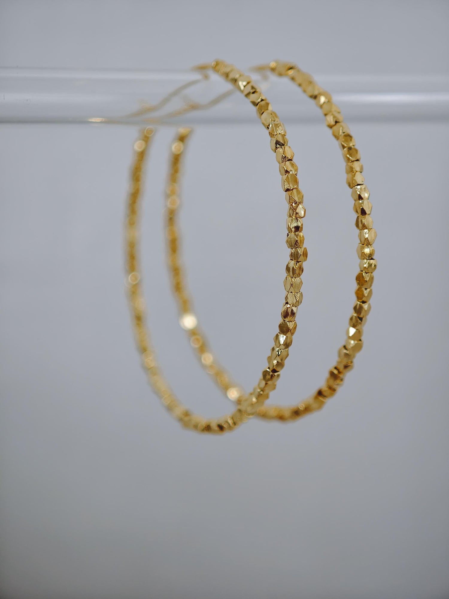 925 Silber Creolen mit facettierten Nuggets, 45 mm Hoop Ohrringe Silber oder 18K vergoldet, Perlen Ohrringe