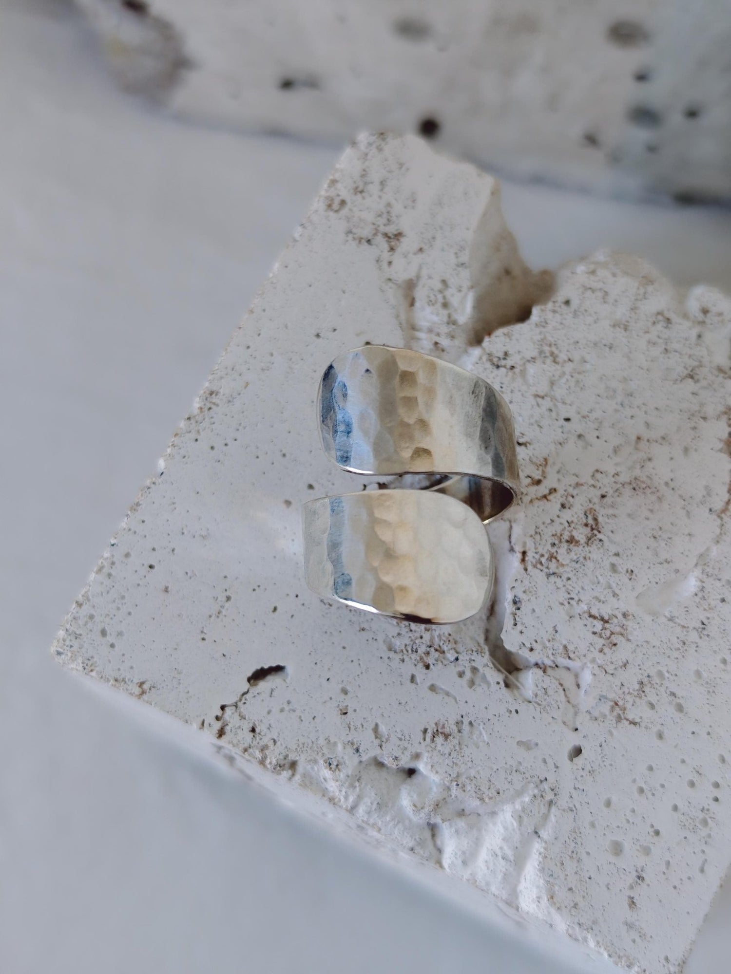 925 Silber Wickelring, Gehämmerter Statement Ring, Hammered Wrap Ring
