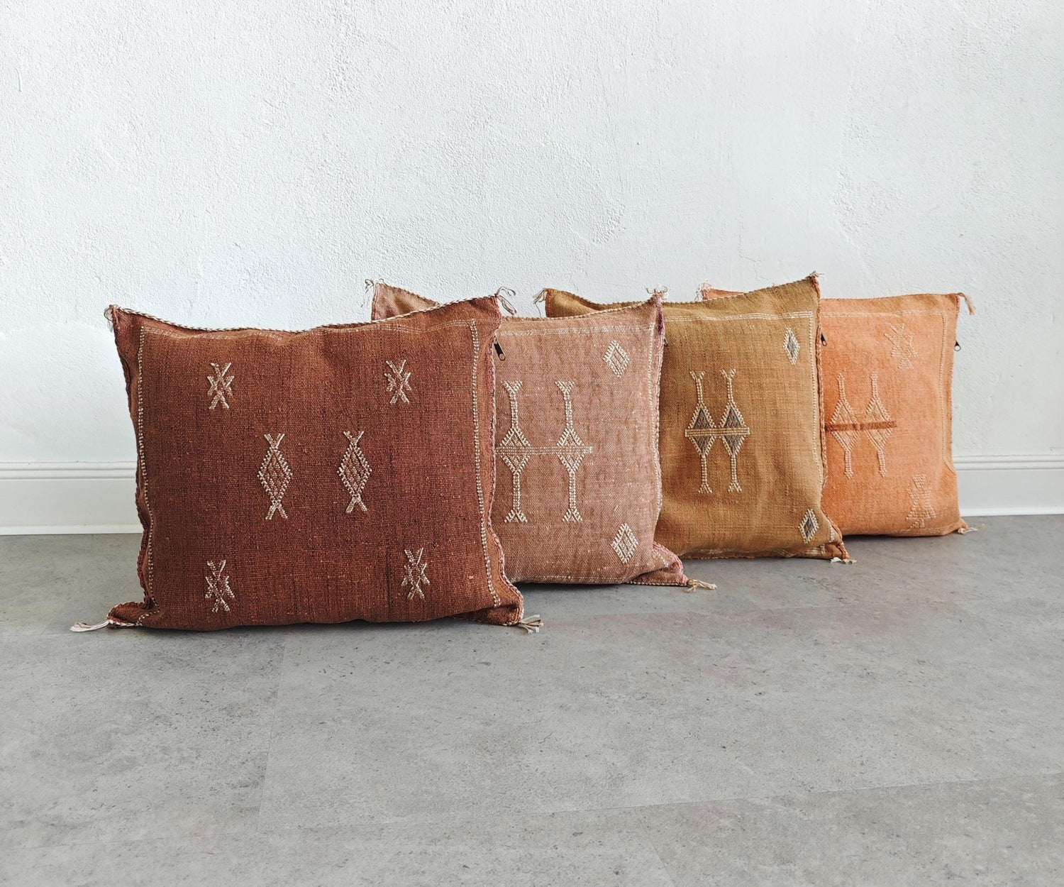 Sabra Kissen aus Marokko, Sabra silk cushion cover, Marrakesch Kissen mit Vintage Look