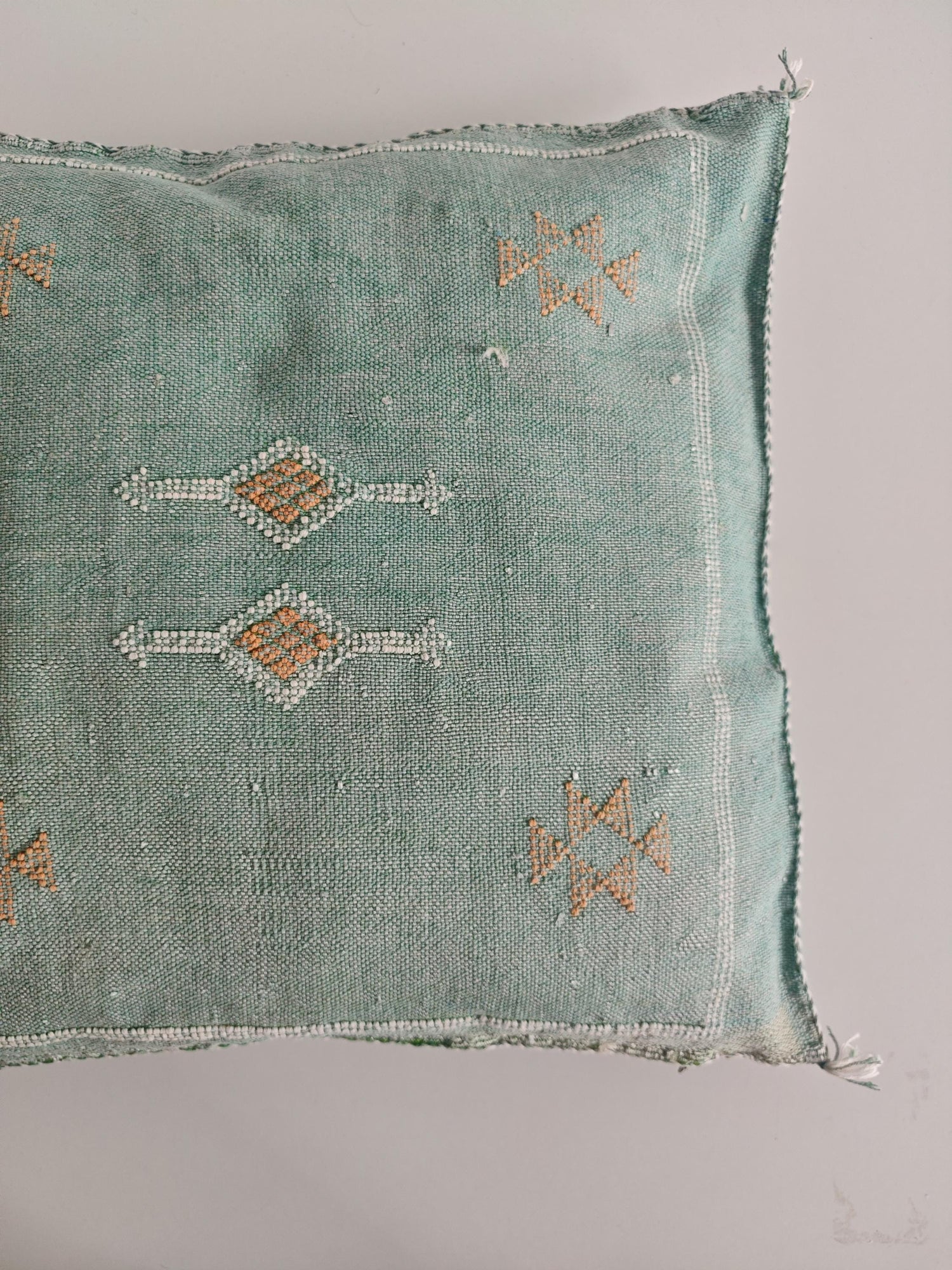 Sabra Kissen aus Marokko | Kaktusseide Kissenhülle | Boho Wohnkissen | Marokkanisches Sofakissen | Orientalisches Dekokissen | Handgewebt