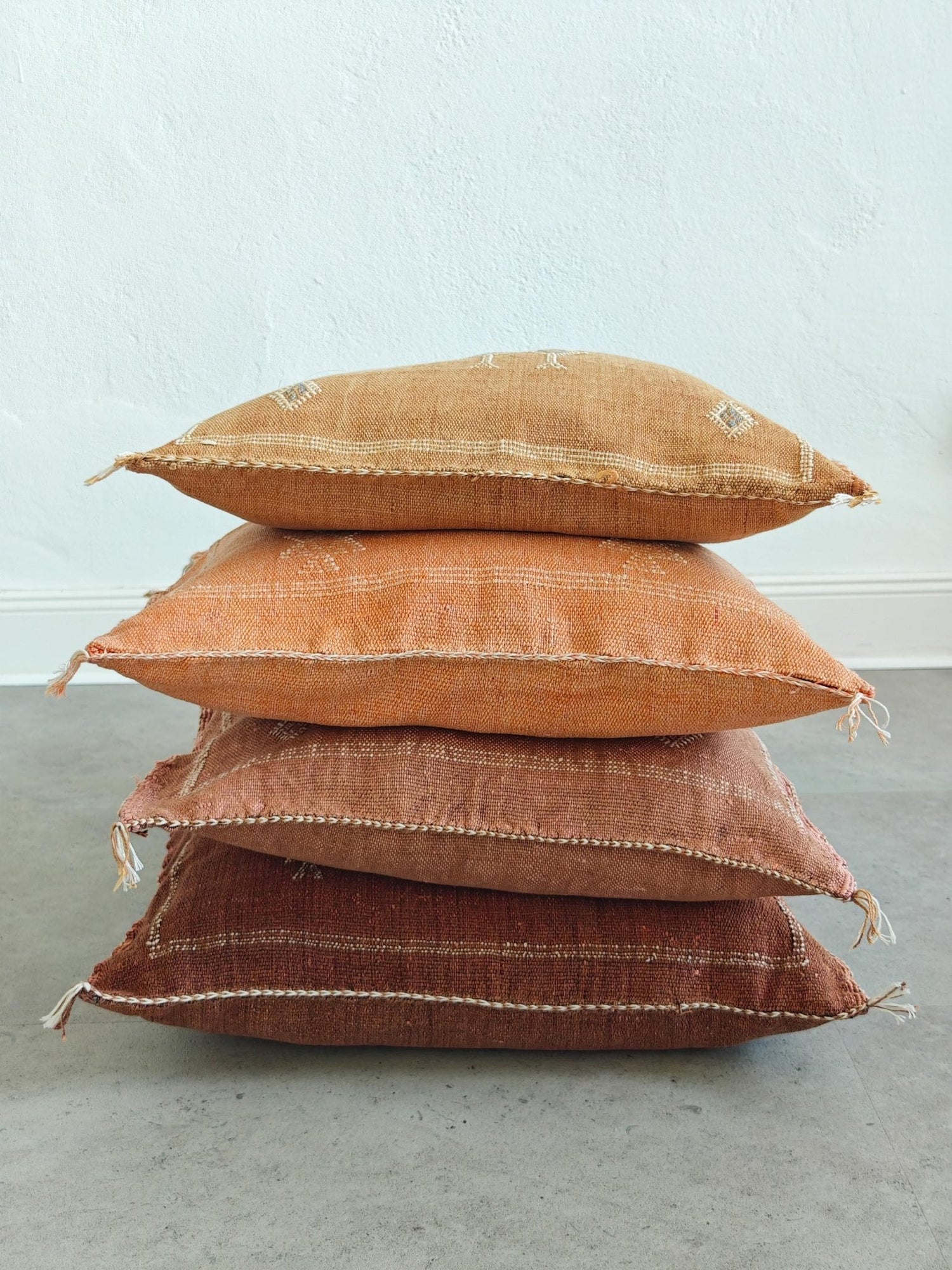 Sabra Kissen aus Marokko, Sabra silk cushion cover, Marrakesch Kissen mit Vintage Look