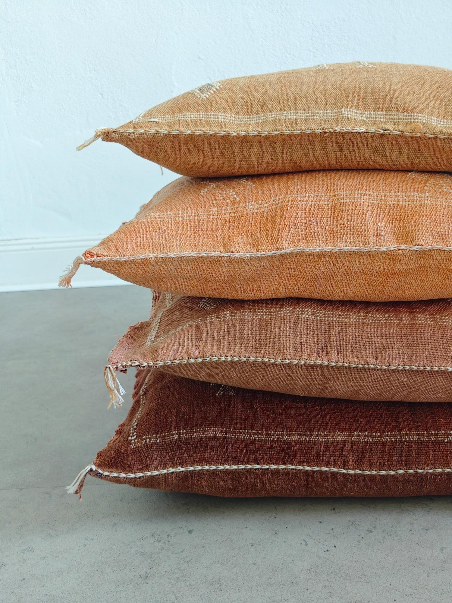 Sabra Kissen aus Marokko, Sabra silk cushion cover, Marrakesch Kissen mit Vintage Look