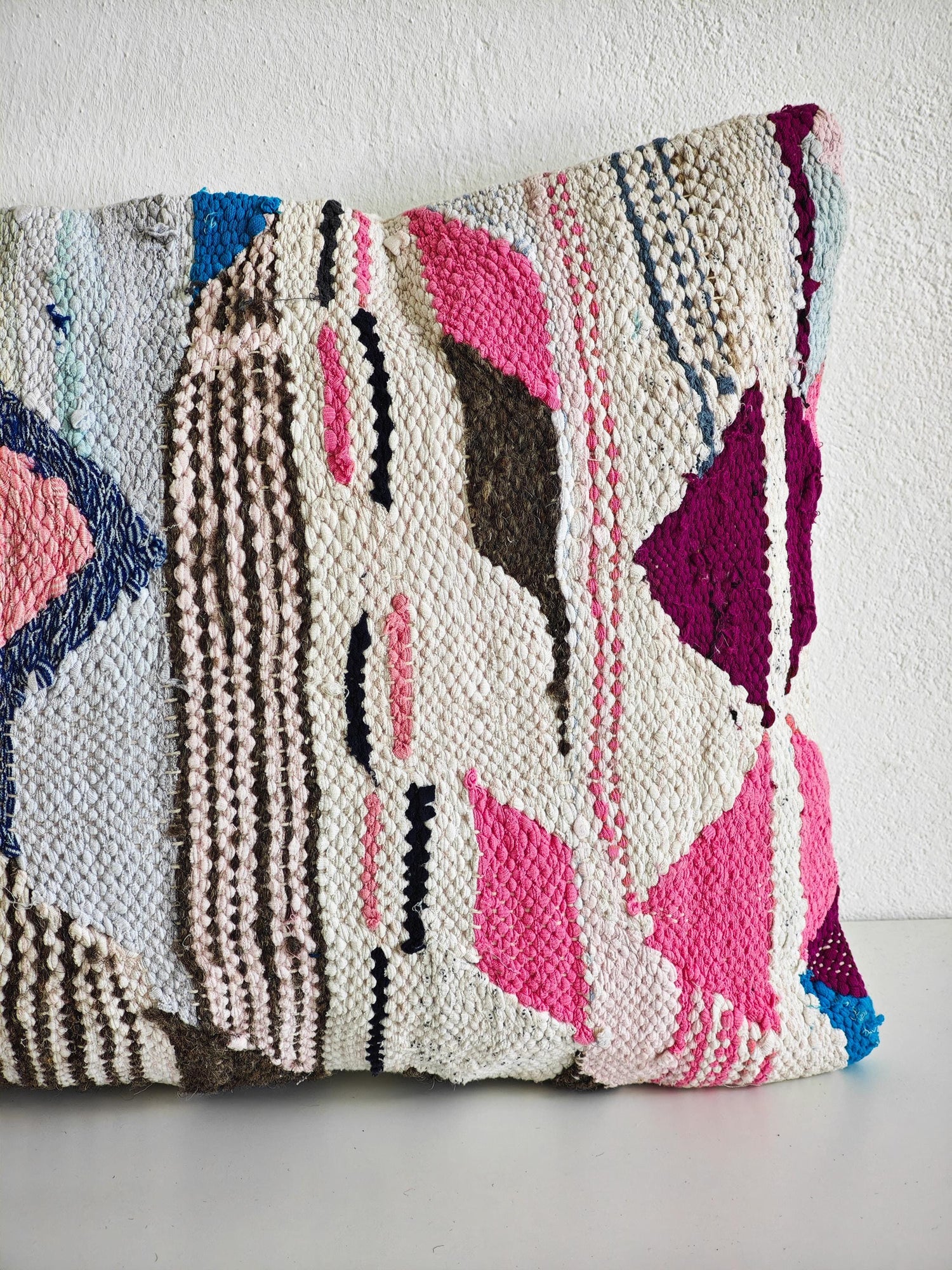 Kissen Baumwolle mit geometrischem Muster, Upcycling von Stoff, Boho, Unikat, Minimal, Rosa Weiss, Pastellfarben