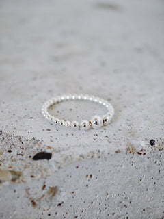 Bubble Ring, dünner feiner Perlenring aus 925 Silber, Kugelring, Slim Silver Sphere Ring - CocosyBerlin