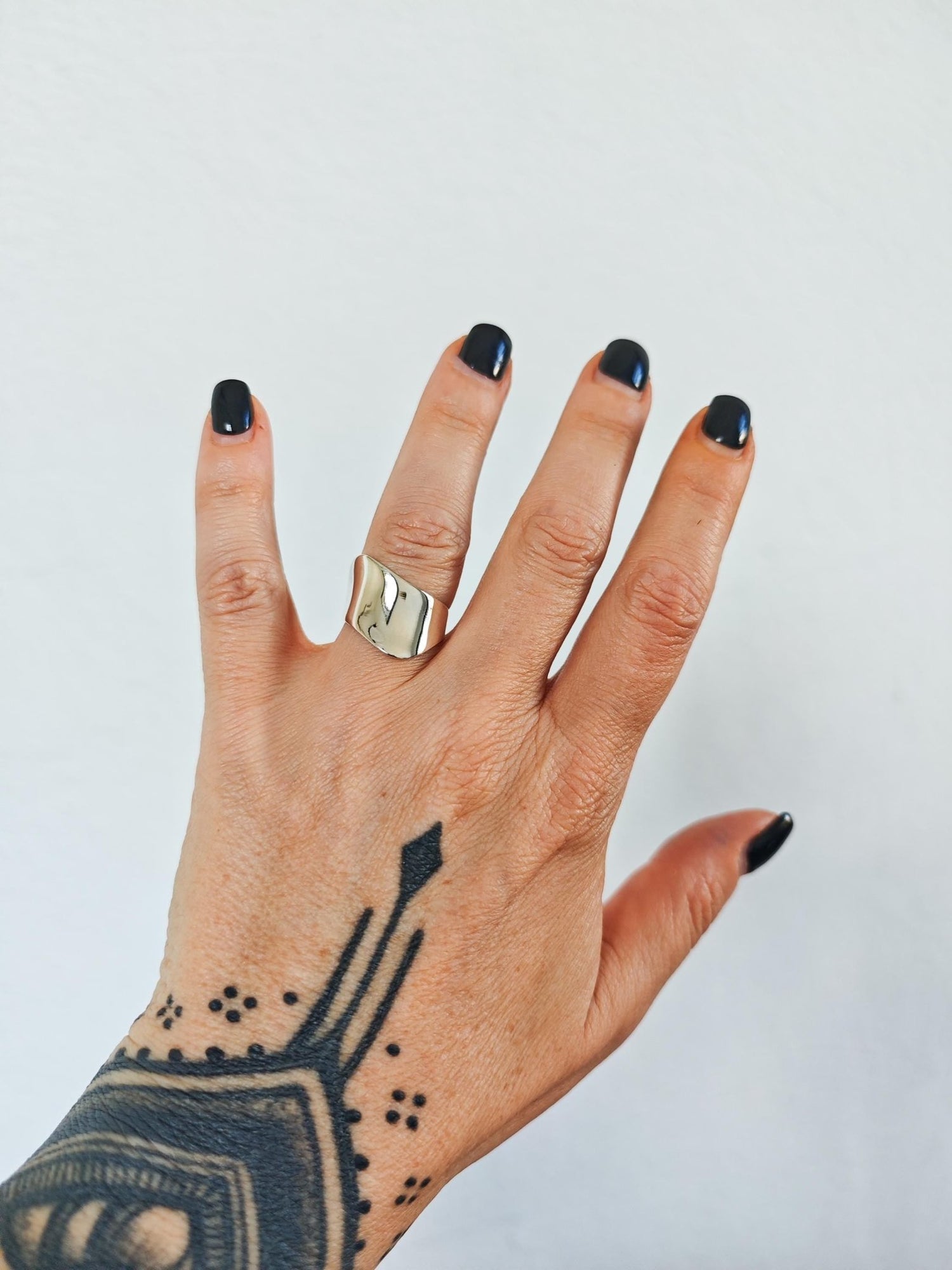 Bandring aus 925 Silber, Breiter Statement Silberring hochglanzpoliert, Polished Minimal Silver Ring, Organic Y2K Schmuck - CocosyBerlin