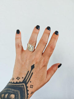 Bandring aus 925 Silber, Breiter Statement Silberring hochglanzpoliert, Polished Minimal Silver Ring, Organic Y2K Schmuck - CocosyBerlin