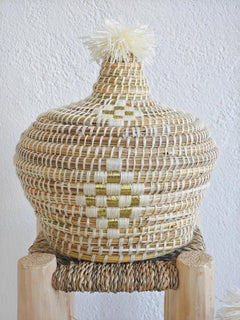 Großer Korb mit Deckel, runder Aufbewahrungskorb aus Marokko weiss creme und gold, Moroccan Basket - CocosyBerlin