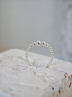 Bubble Ring, dünner feiner Perlenring aus 925 Silber, Kugelring, Slim Silver Sphere Ring - CocosyBerlin