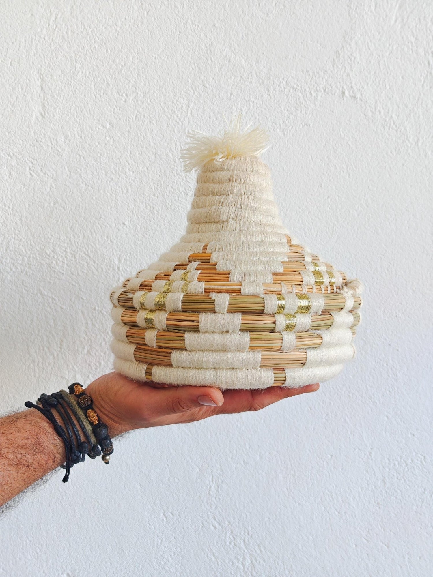 Korb mit Deckel, Tajine Aufbewahrungskorb aus Marokko weiss creme und gold, Moroccan Tajine Basket - CocosyBerlin