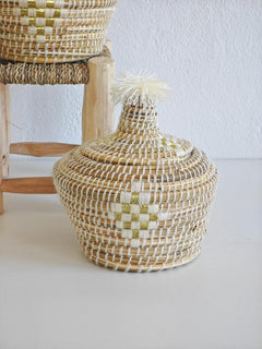 Großer Korb mit Deckel, runder Aufbewahrungskorb aus Marokko weiss creme und gold, Moroccan Basket - CocosyBerlin
