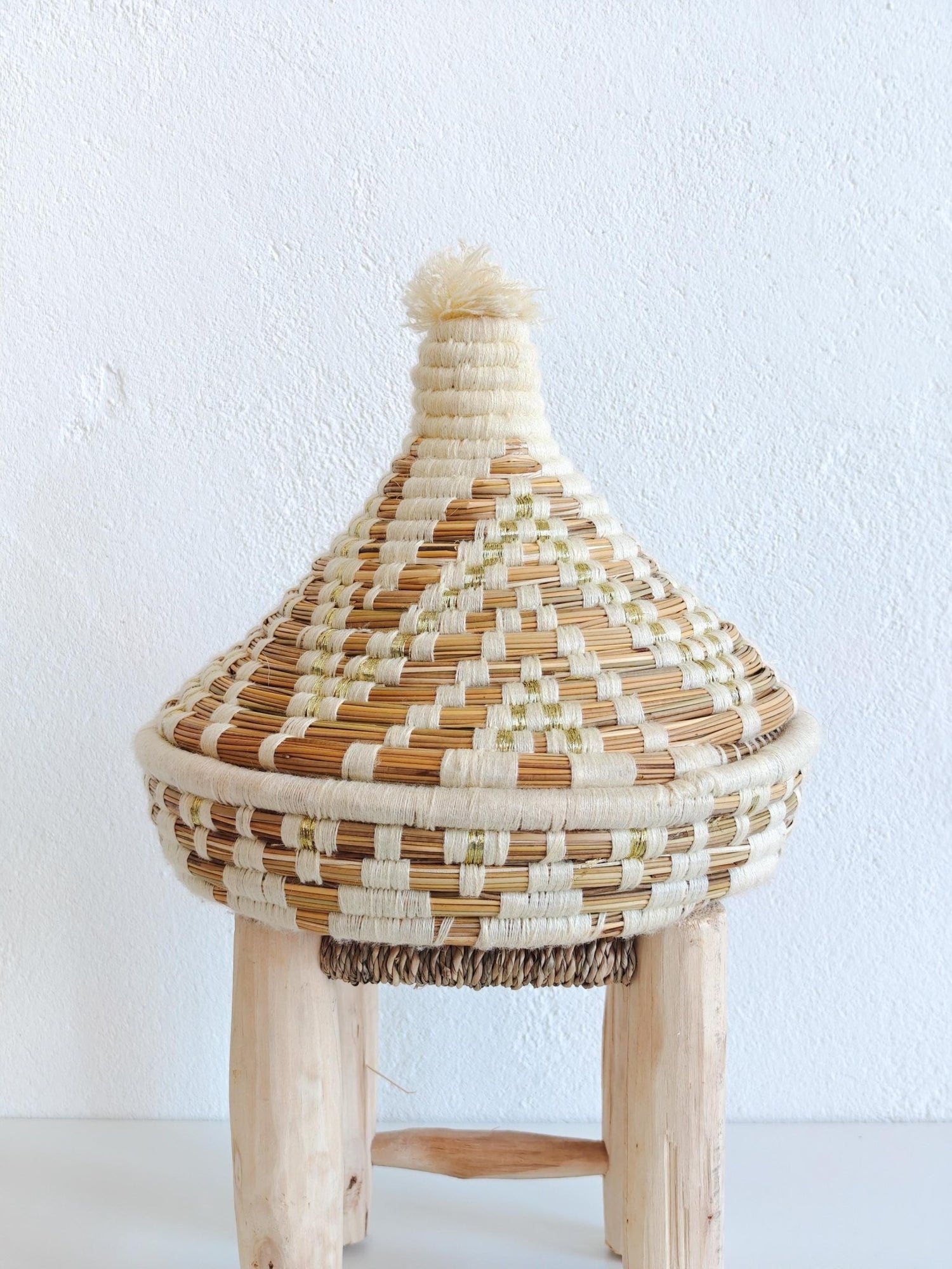 Großer Korb mit Deckel, Tajine Aufbewahrungskorb aus Marokko weiss creme und gold, Moroccan Tajine Basket - CocosyBerlin