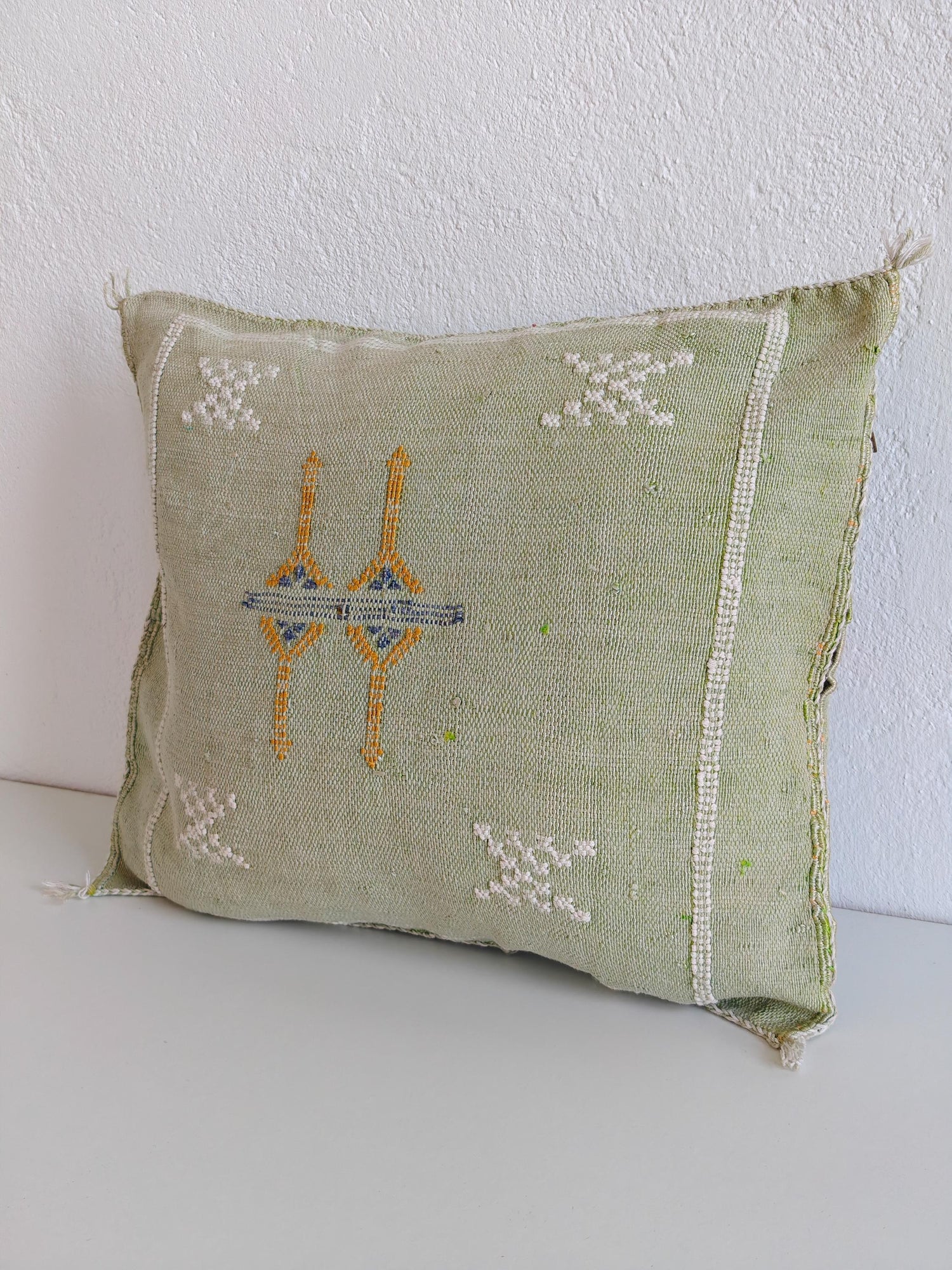 Sabra Kissen aus Marokko, Boho Kissenhülle Salbeigrün, Sabra Silk Cushion Cover - Soft Sage Green