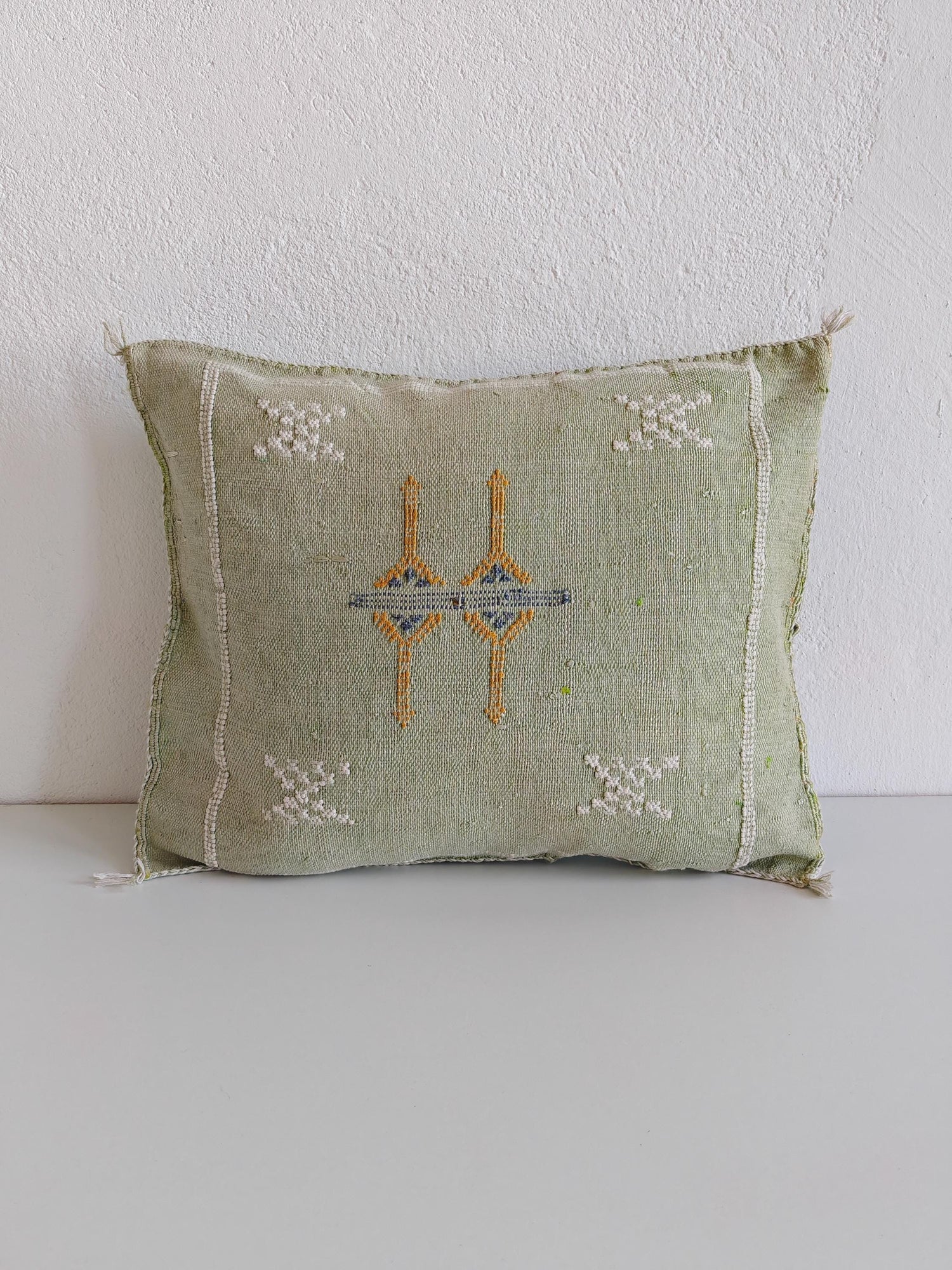 Sabra Kissen aus Marokko, Boho Kissenhülle Salbeigrün, Sabra Silk Cushion Cover - Soft Sage Green