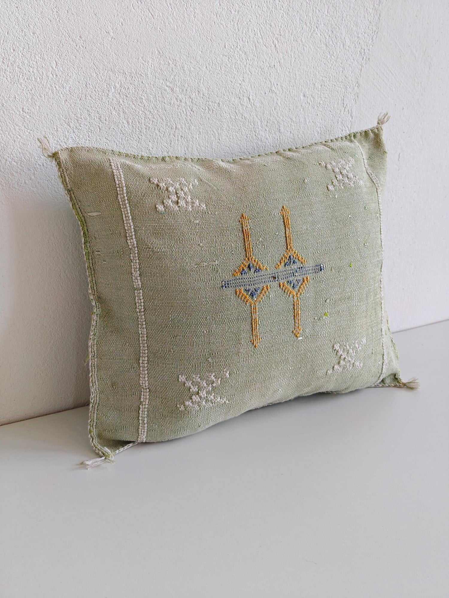 Sabra Kissen aus Marokko, Boho Kissenhülle Salbeigrün, Sabra Silk Cushion Cover - Soft Sage Green