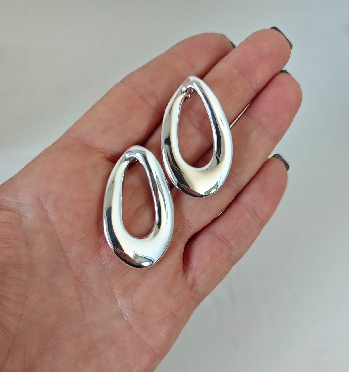 Organic Statement Ohrstecker aus 925 Silber, ovale Y2K Ohrringe, Sculptural Silver Earrings - CocosyBerlin
