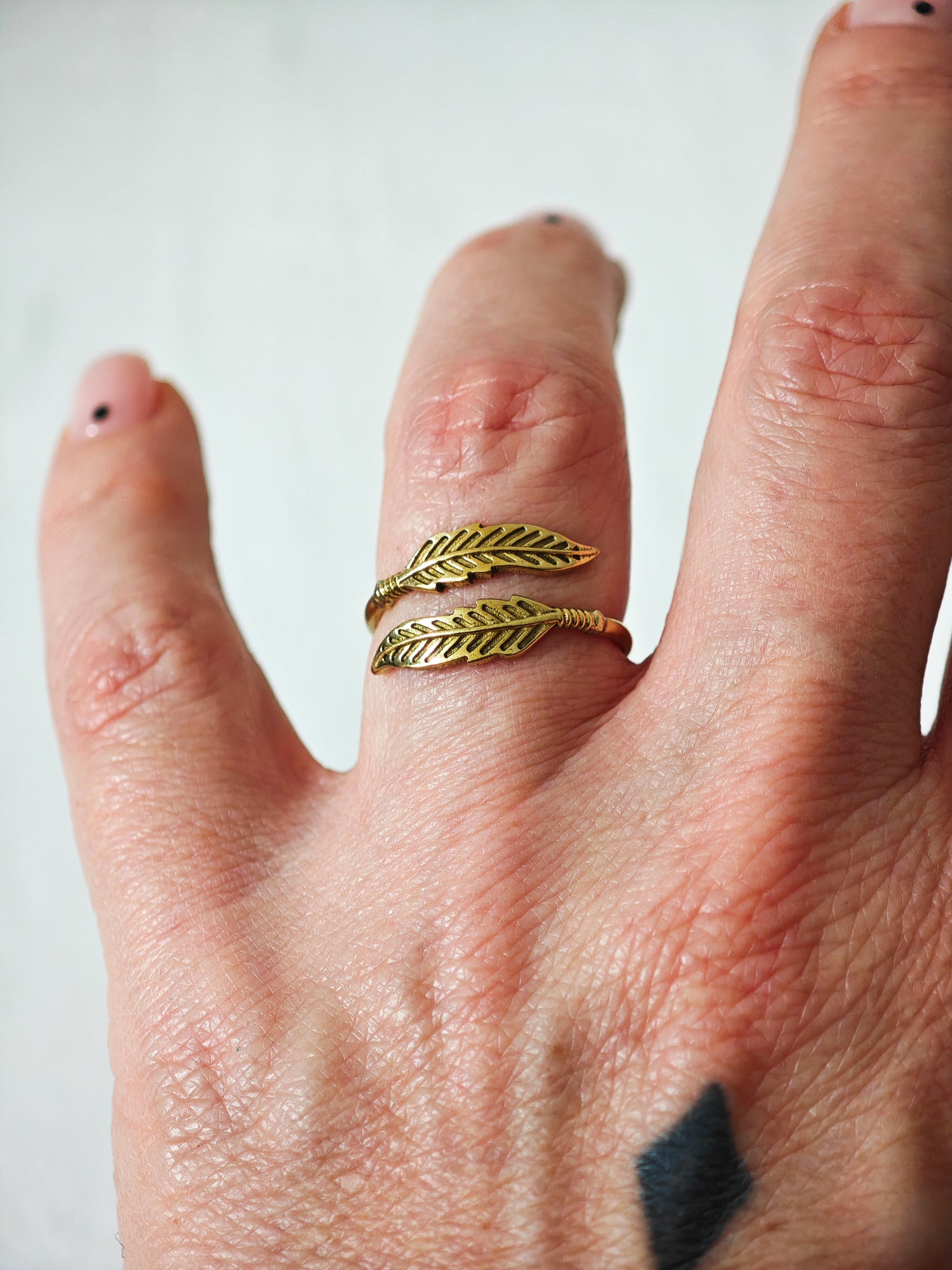 Feder Ring aus Messing, Verstellbarer Fingerring, Handgemachter Boho Messingring, Bohemianstil