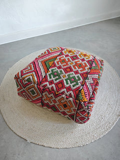 Marokkanischer Pouf, Kelim Bodenkissen, Boho Sitzkissen mit Amazigh Muster - CocosyBerlin