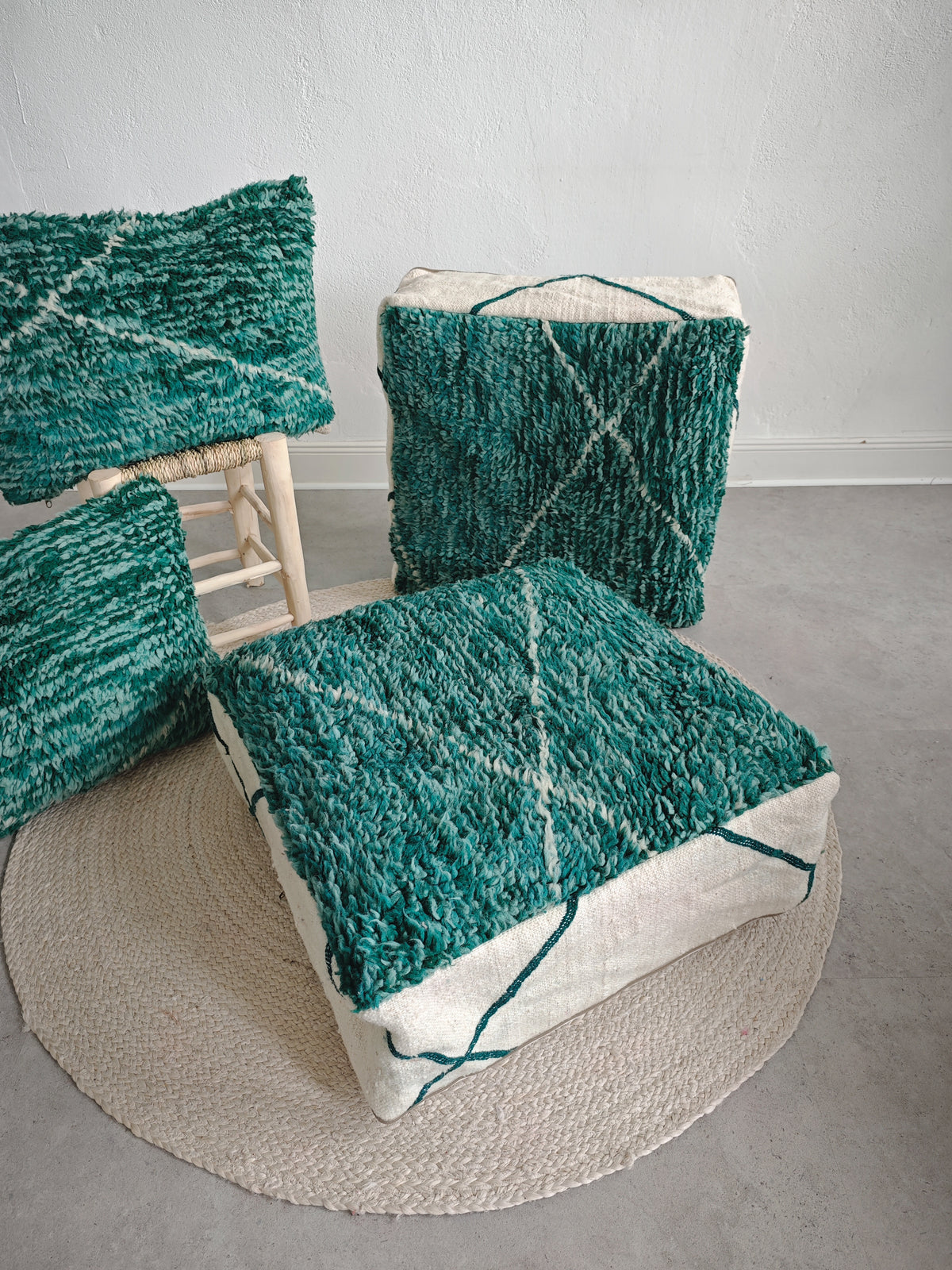 Beni Ourain Pouf aus Marokko, Bodenkissen Beige / Grün, 100% Handarbeit, Uniquat