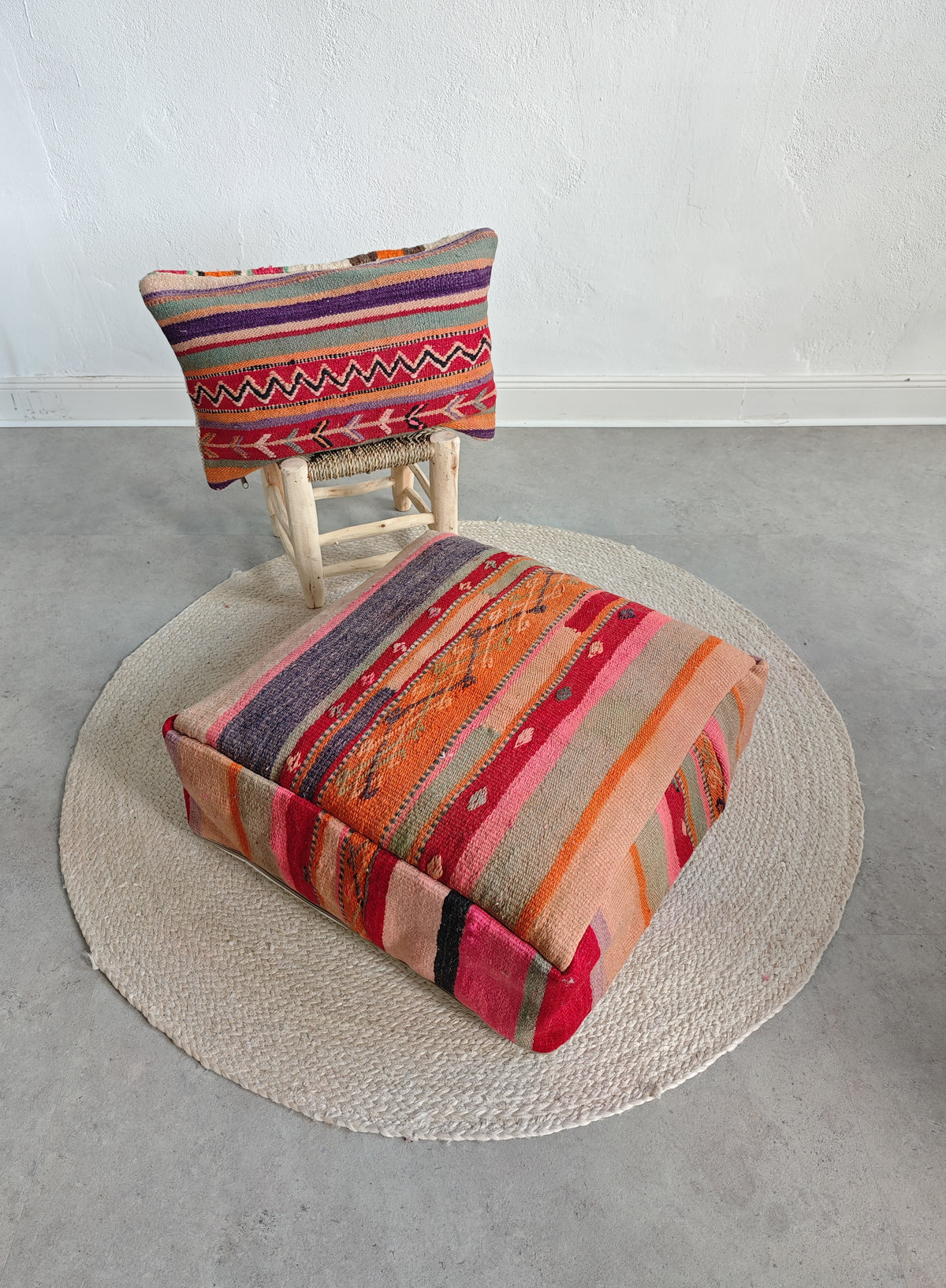 Vintage Pouf und Kissenhülle aus Marokko, Bodenkissen, Boho Meditationskissen