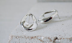 Organic kleine Ohrstecker aus 925 Silber, ovale Y2K Ohrringe, Silver Earrings - CocosyBerlin