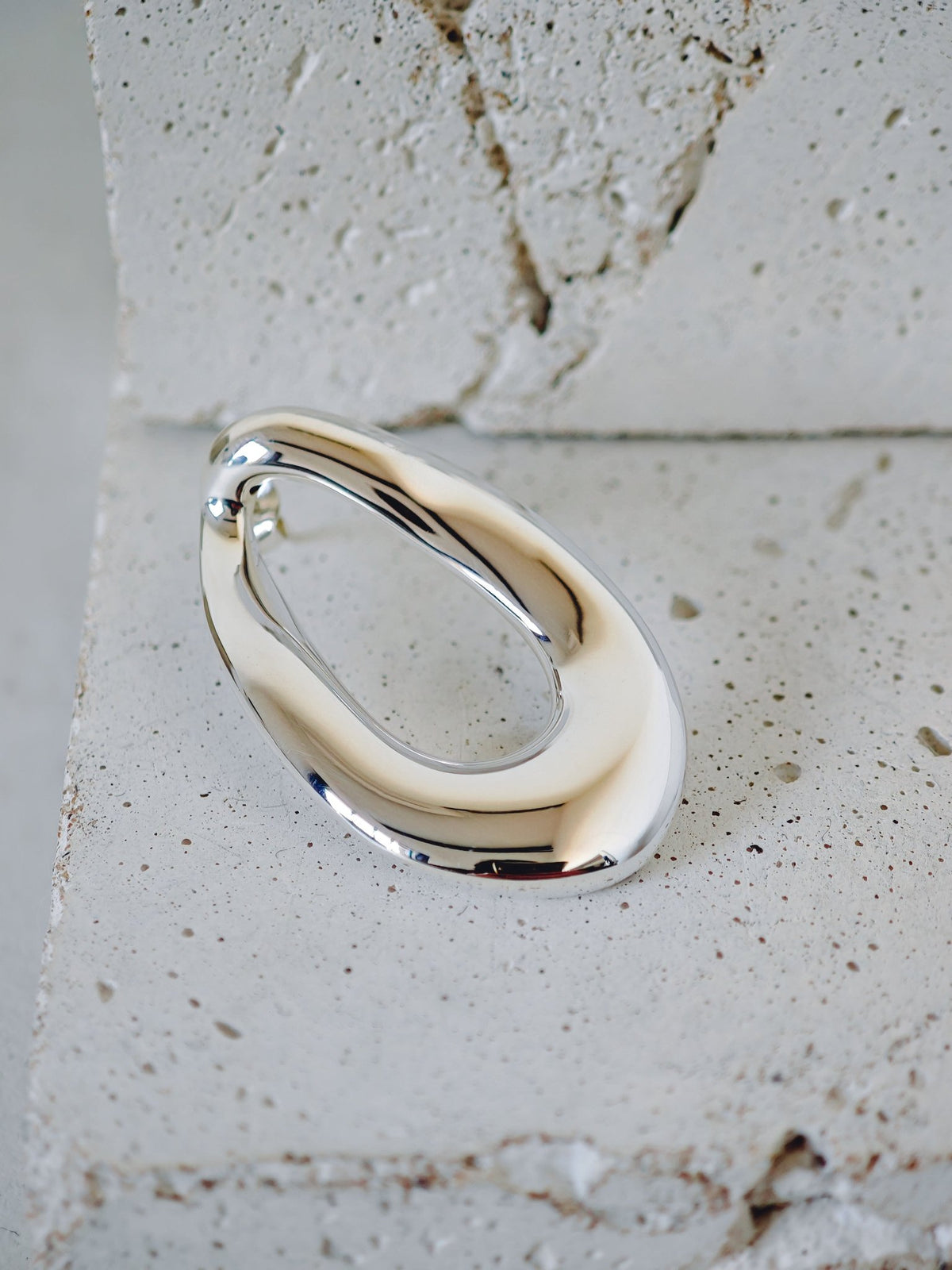 Organic Statement Ohrstecker aus 925 Silber, ovale Y2K Ohrringe, Sculptural Silver Earrings - CocosyBerlin