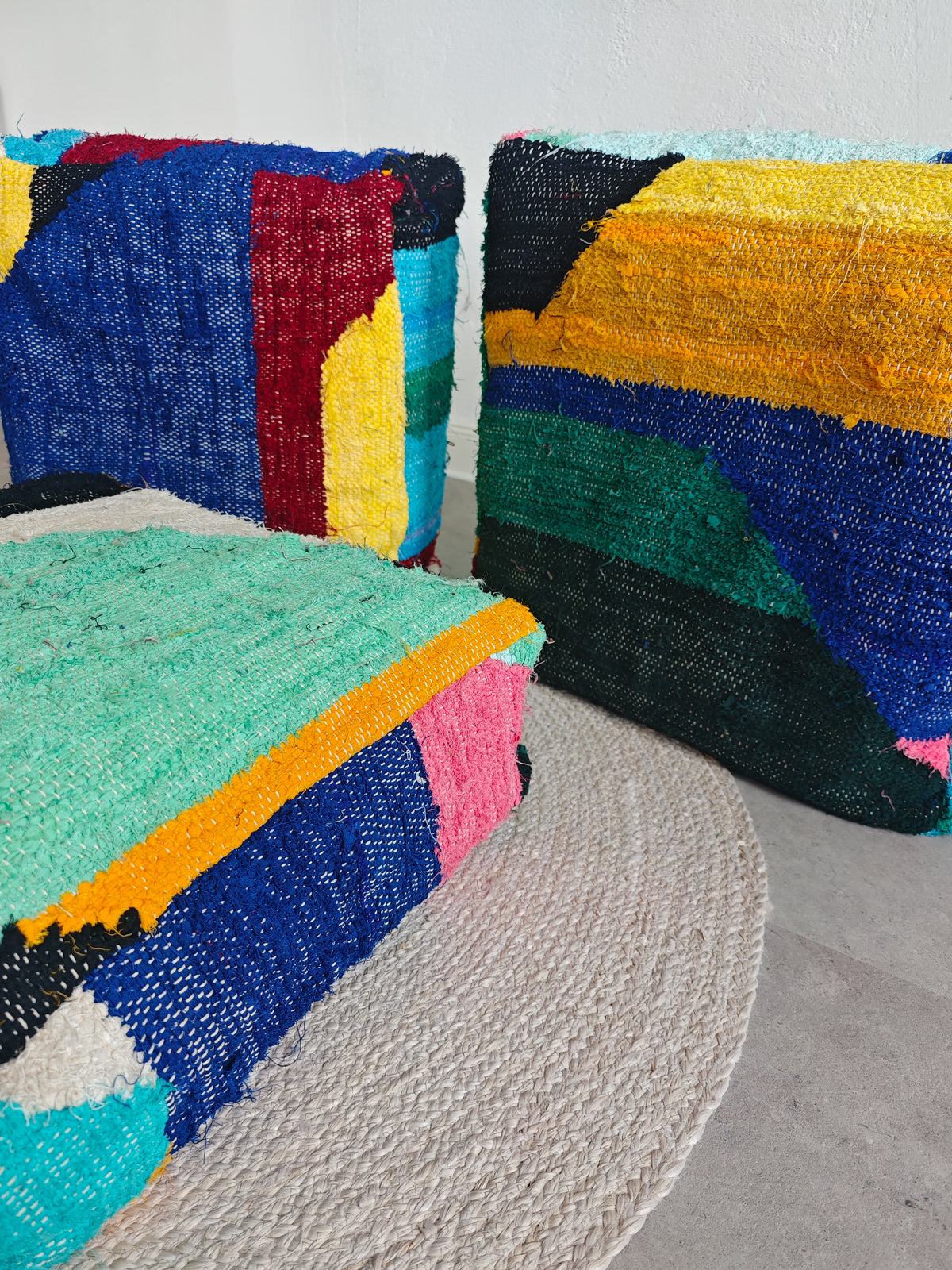 Marokkanischer Upcyling Pouf bunt aus Stoffresten, Boho Bodenkissen Cocosy Premium Collection