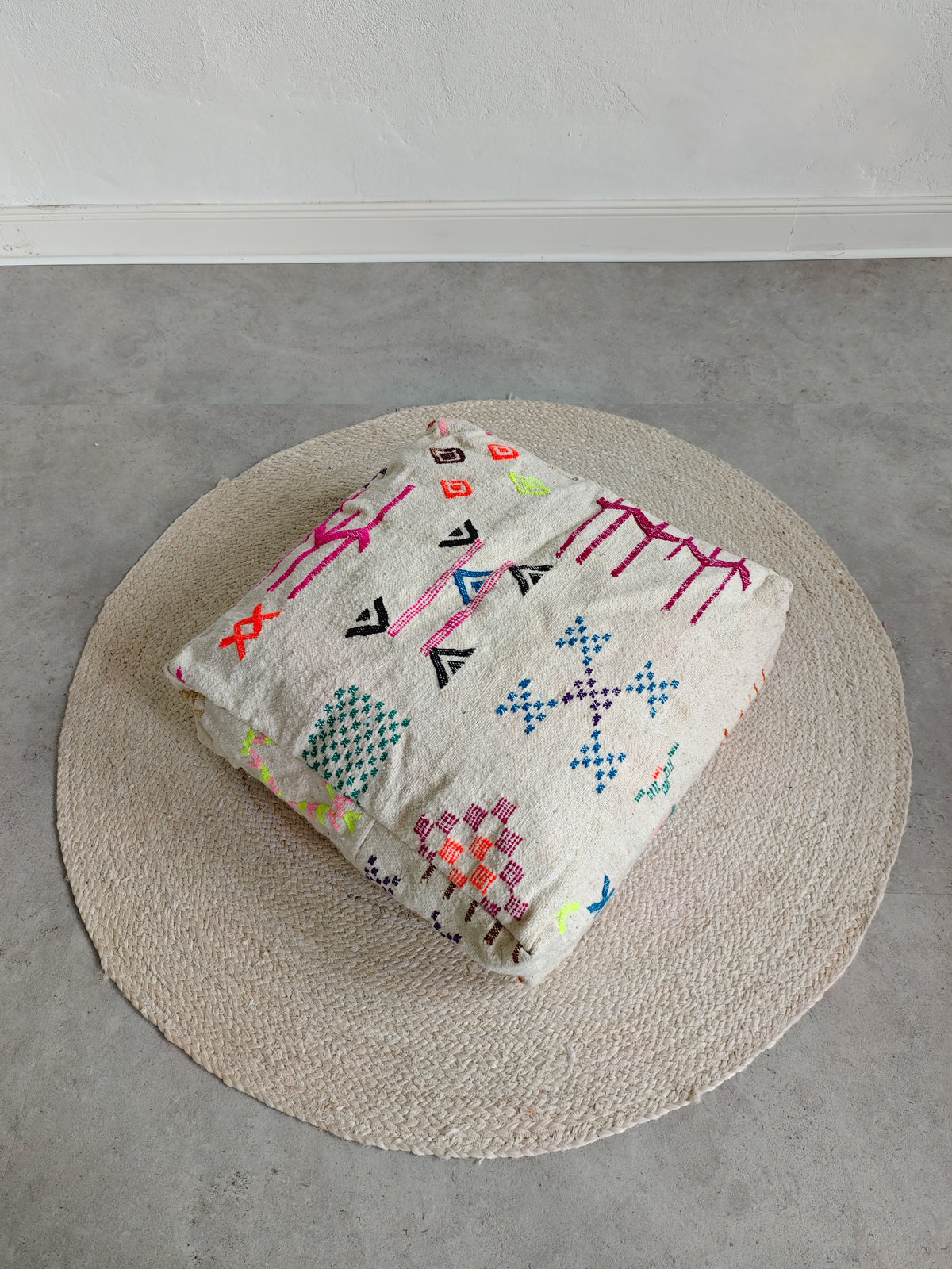 Pouf aus Wolle quadratisch und bunt / Rosa / PInk / Violett, Kelim Bodenkissen, Handarbeit (Kopie) (Kopie)