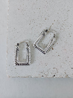 Twist Creolen rechteckig aus 925 Silber, Geometrische Ohrringe - CocosyBerlin