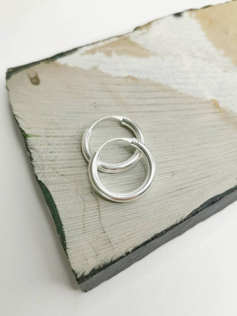 Boucles d'oreilles créoles larges et légères en argent sterling 925 18 mm x 3 mm grandes, créoles moyennes minimalistes, style hippie gitan, créoles en argent, créoles