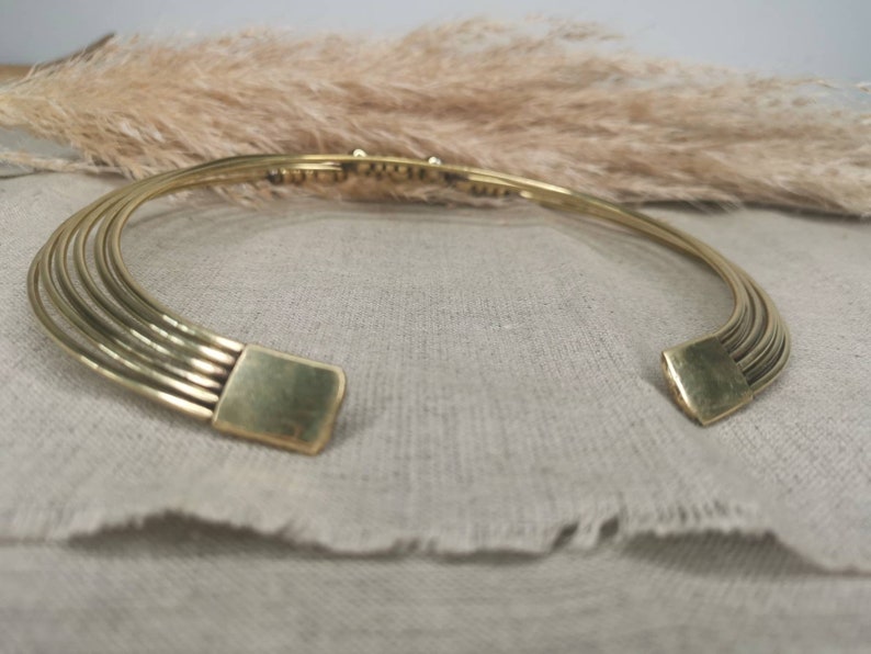 Collier ras du cou tribal en or, collier ras du cou minimaliste, collier ras du cou, collier ras du cou multi-rangs en laiton, collier tribal pour femme, collier multi-rangs