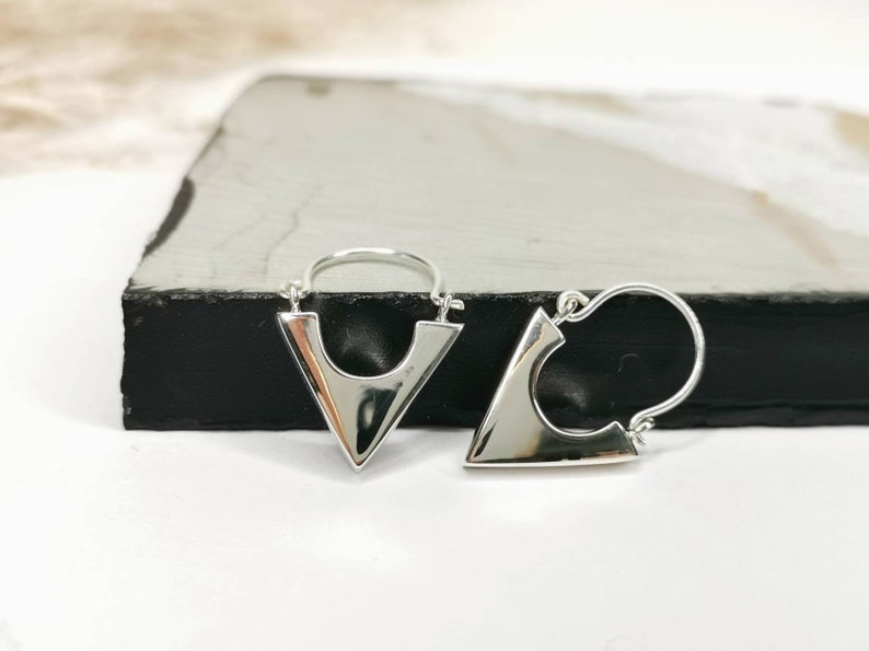 Boucles d'oreilles géométriques en argent sterling | Boucles d'oreilles triangulaires | Boucles d'oreilles triangle minimalistes | CocosyBerlin