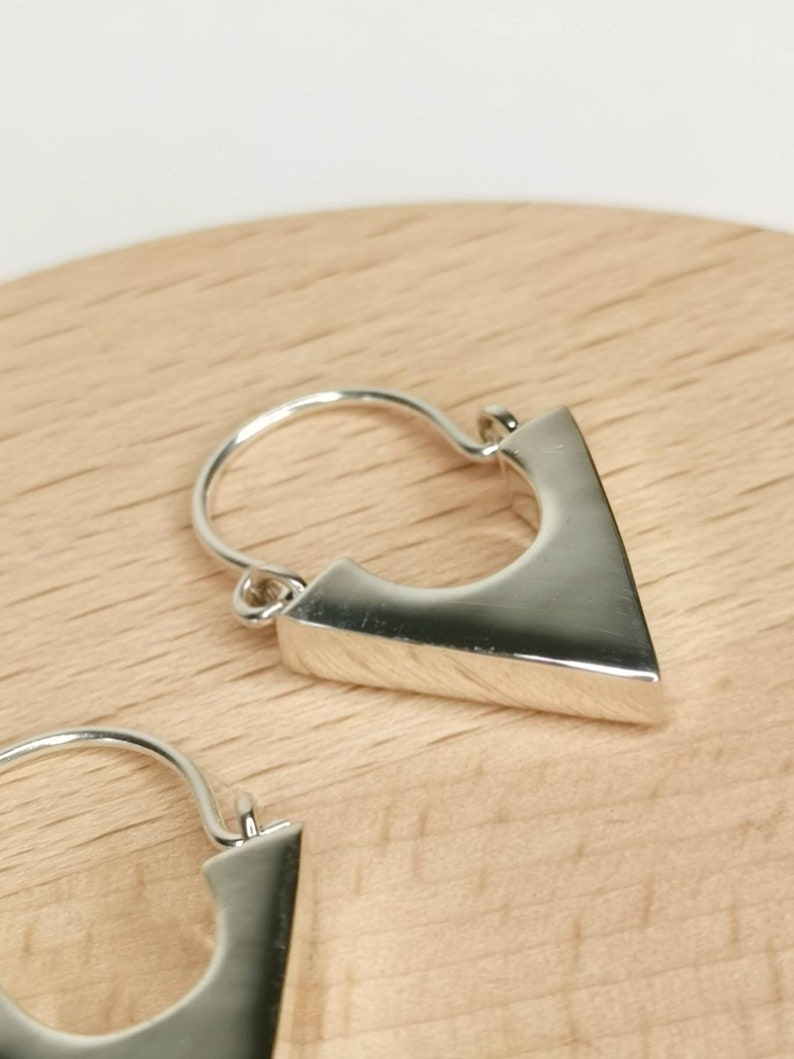 Boucles d'oreilles géométriques en argent sterling | Boucles d'oreilles triangulaires | Boucles d'oreilles triangle minimalistes | CocosyBerlin