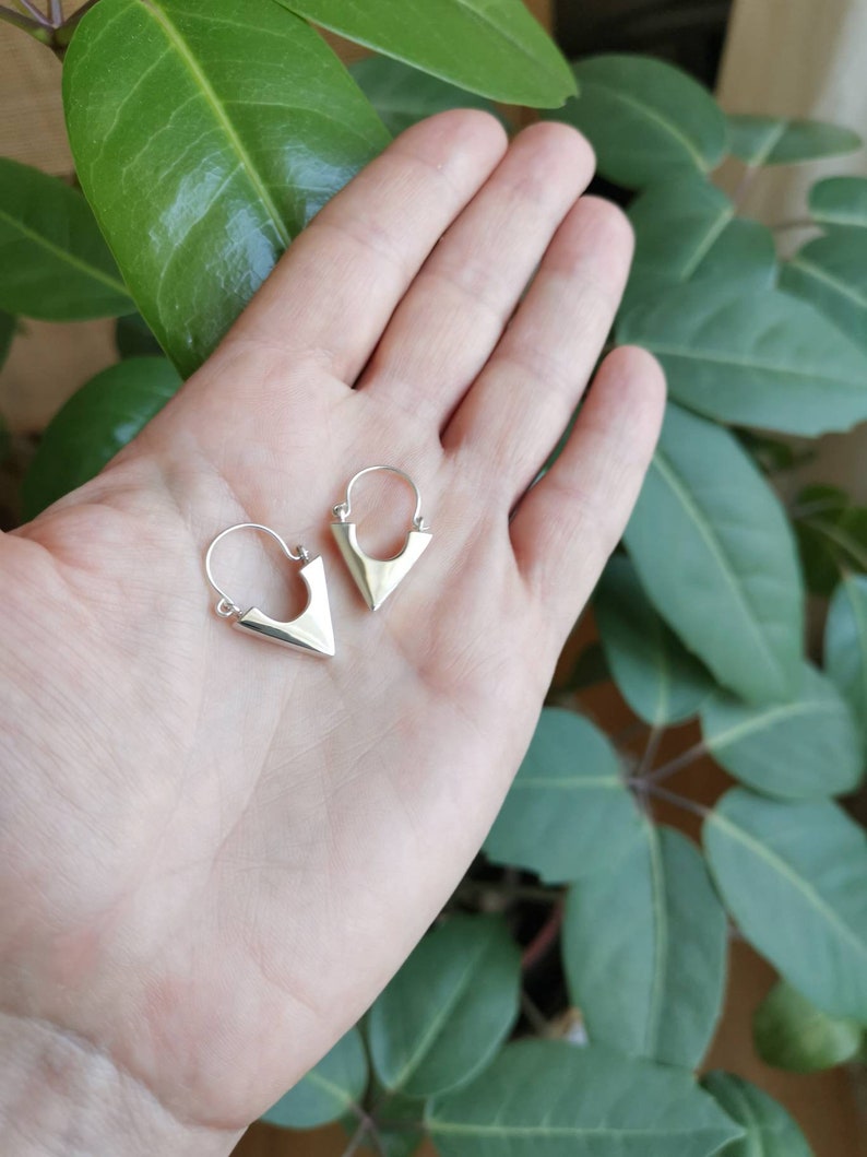 Boucles d'oreilles géométriques en argent sterling | Boucles d'oreilles triangulaires | Boucles d'oreilles triangle minimalistes | CocosyBerlin