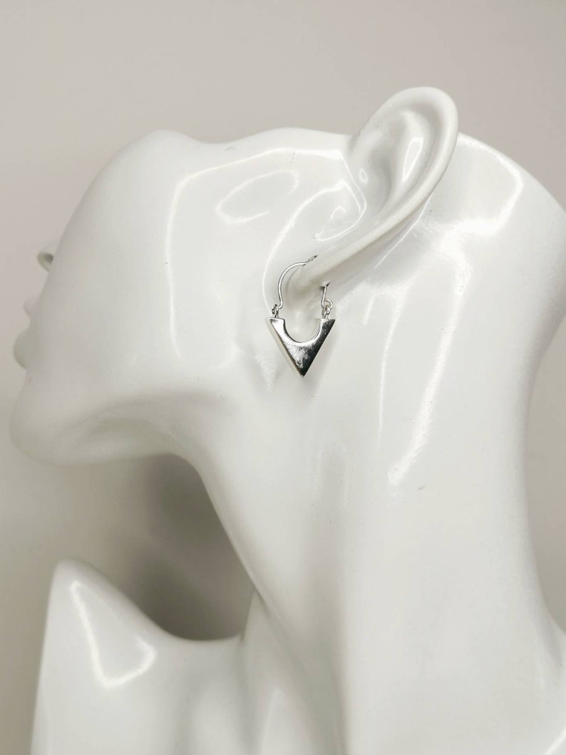 Boucles d'oreilles géométriques en argent sterling | Boucles d'oreilles triangulaires | Boucles d'oreilles triangle minimalistes | CocosyBerlin