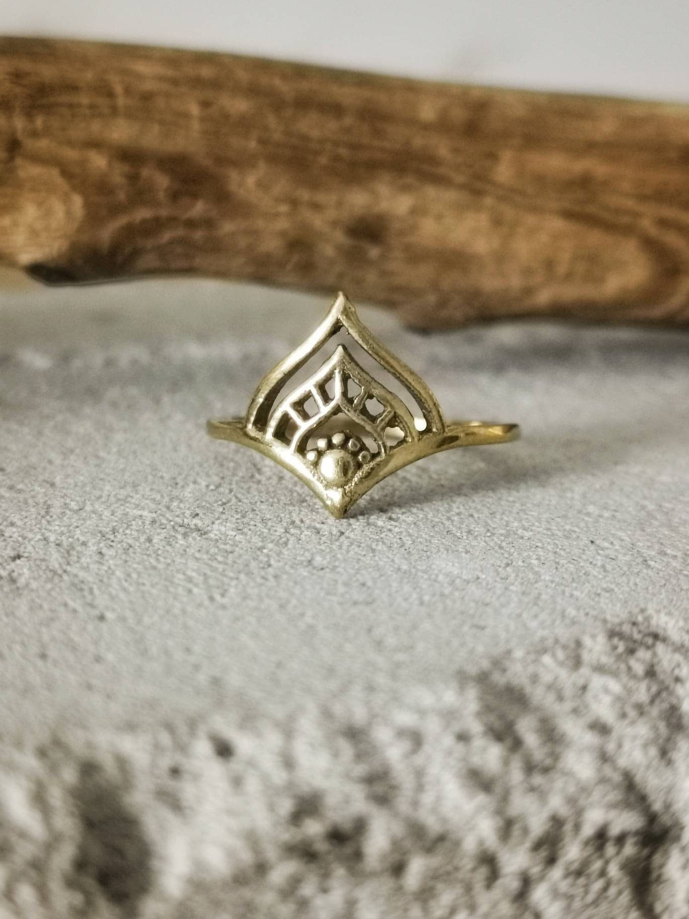 Petite bague en laiton Mandala | Bague bohème | Bijoux de fête | Anneau d'or | hippie | Tribal | Bague d'amitié | Bague Couronne Diadème | Bague Couronne