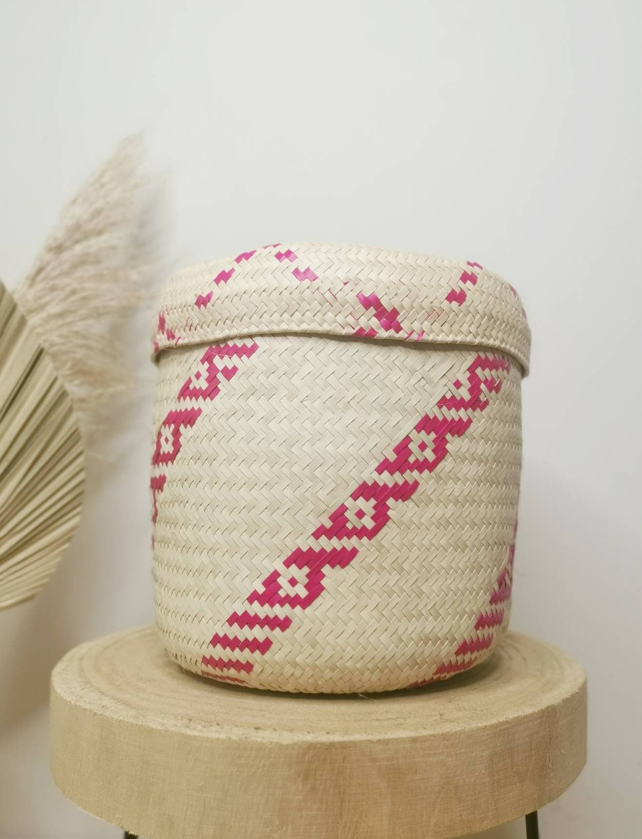 Panier mexicain rond avec couvercle, grand panier en feuille de palmier, panier hippie bohème du Mexique, panier de rangement fait main, panier cosmétique