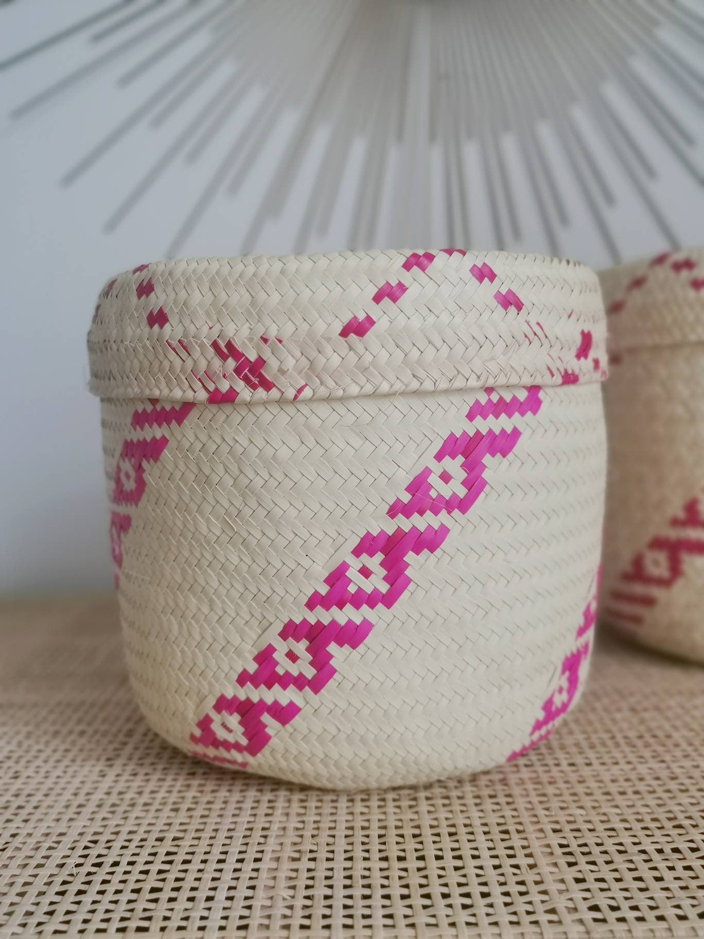 Panier mexicain rond avec couvercle, grand panier en feuille de palmier, panier hippie bohème du Mexique, panier de rangement fait main, panier cosmétique
