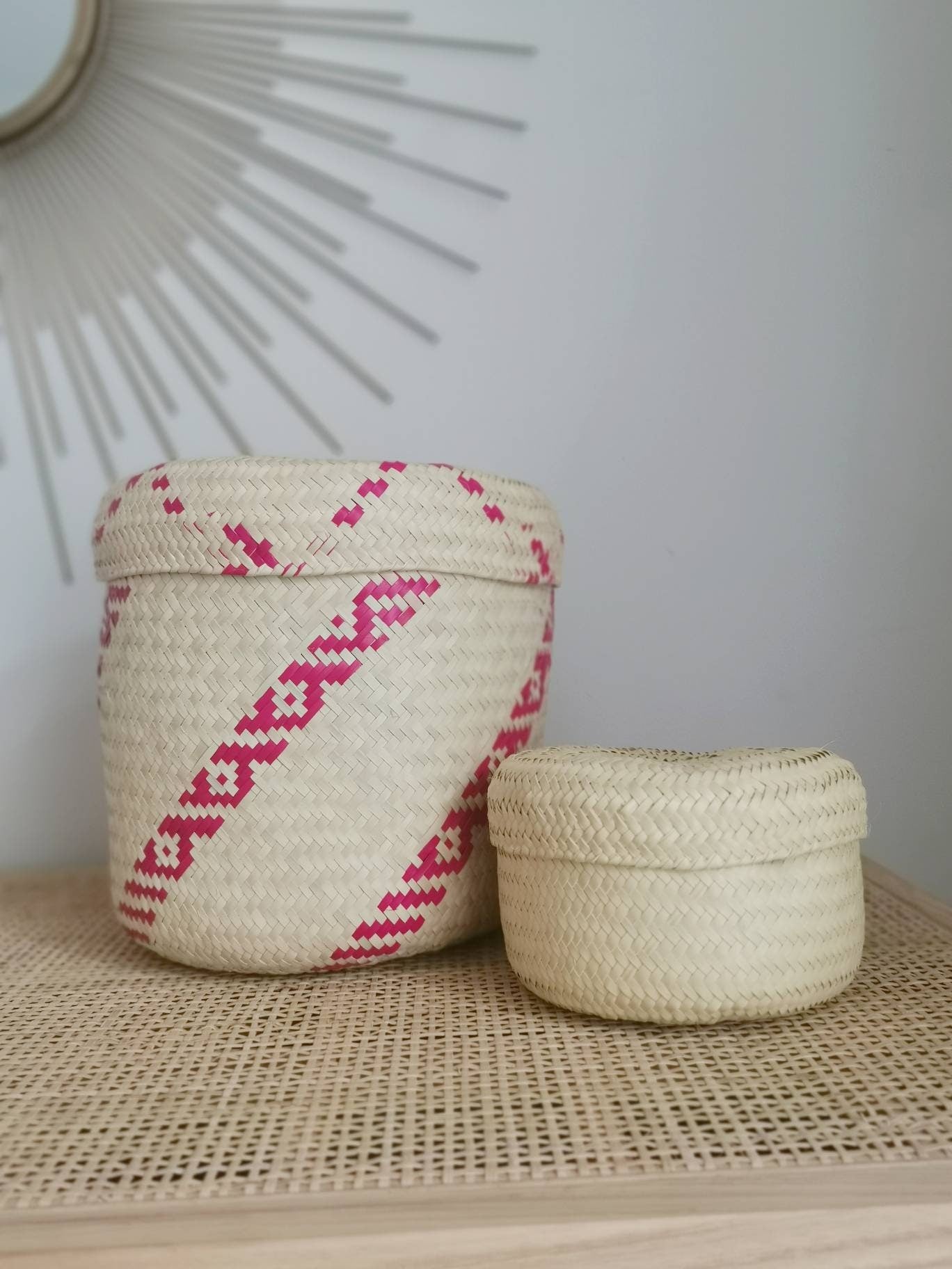 Panier mexicain rond avec couvercle, grand panier en feuille de palmier, panier hippie bohème du Mexique, panier de rangement fait main, panier cosmétique