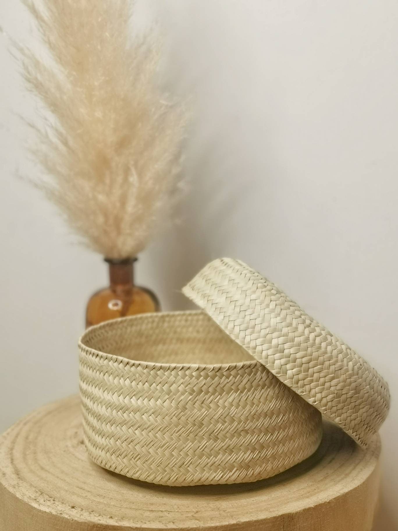 Panier mexicain rond avec couvercle, fait main en feuille de palmier, décoration hippie bohème, panier de rangement, panier à cosmétiques, boîte à bijoux