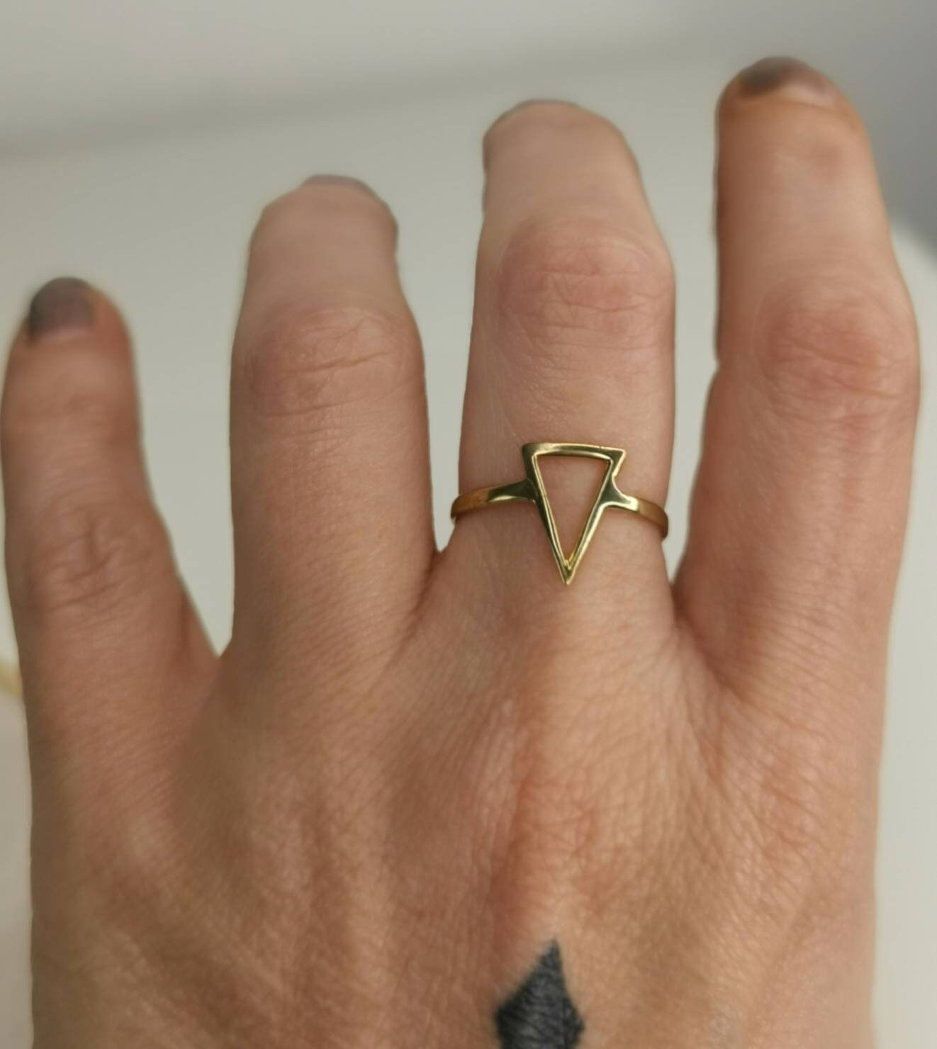 Dreieck Ring aus Messing, Stapelring, Minimalistischer Ring, Geometrischer Ring, dreieckiger Ring, Goldener Ring, Messingring Gold