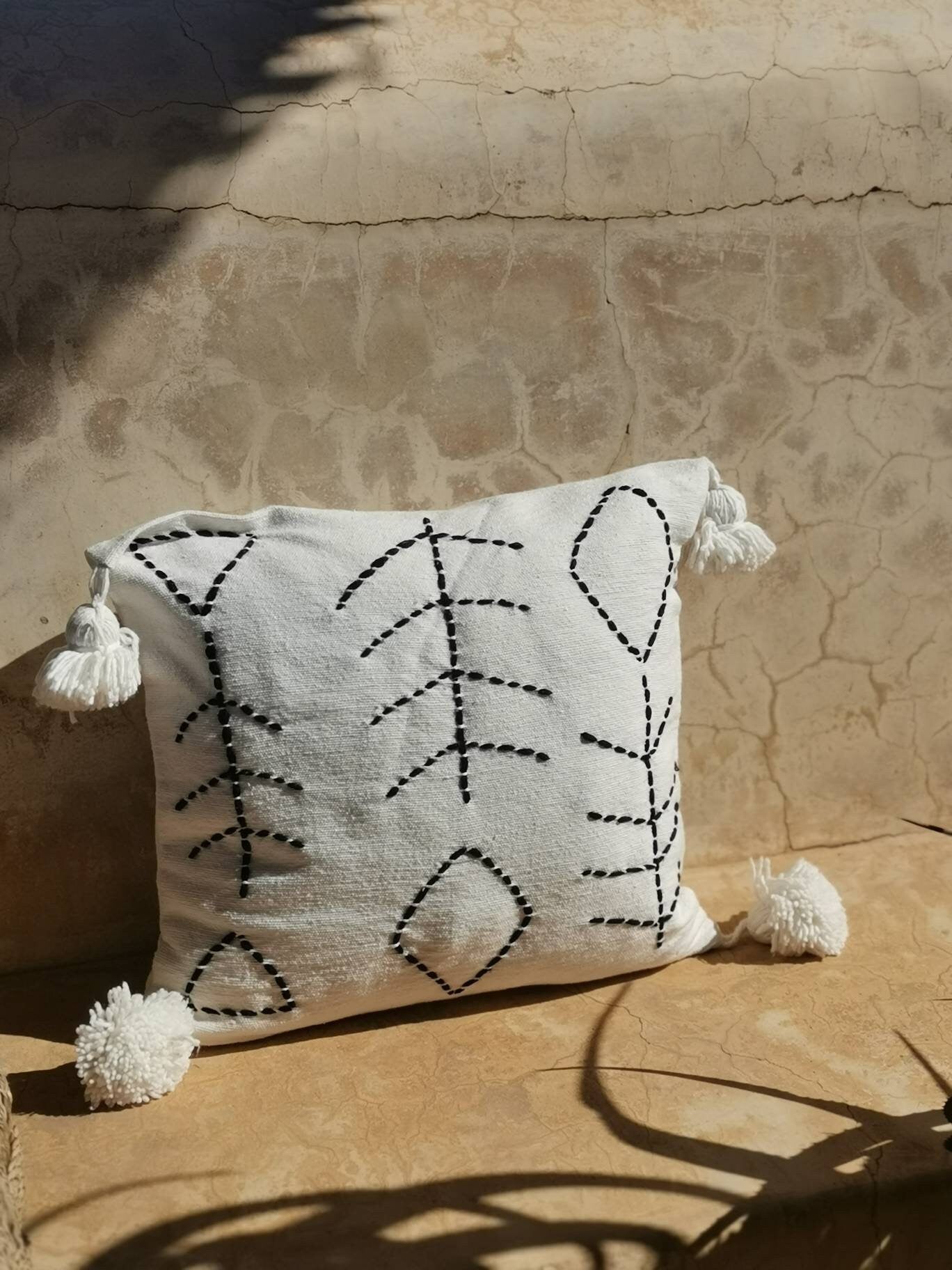 Housse de coussin 50x50 cm, coussin bohème en coton, coussin à pompon, housse de coussin ethnique, minimaliste éclectique