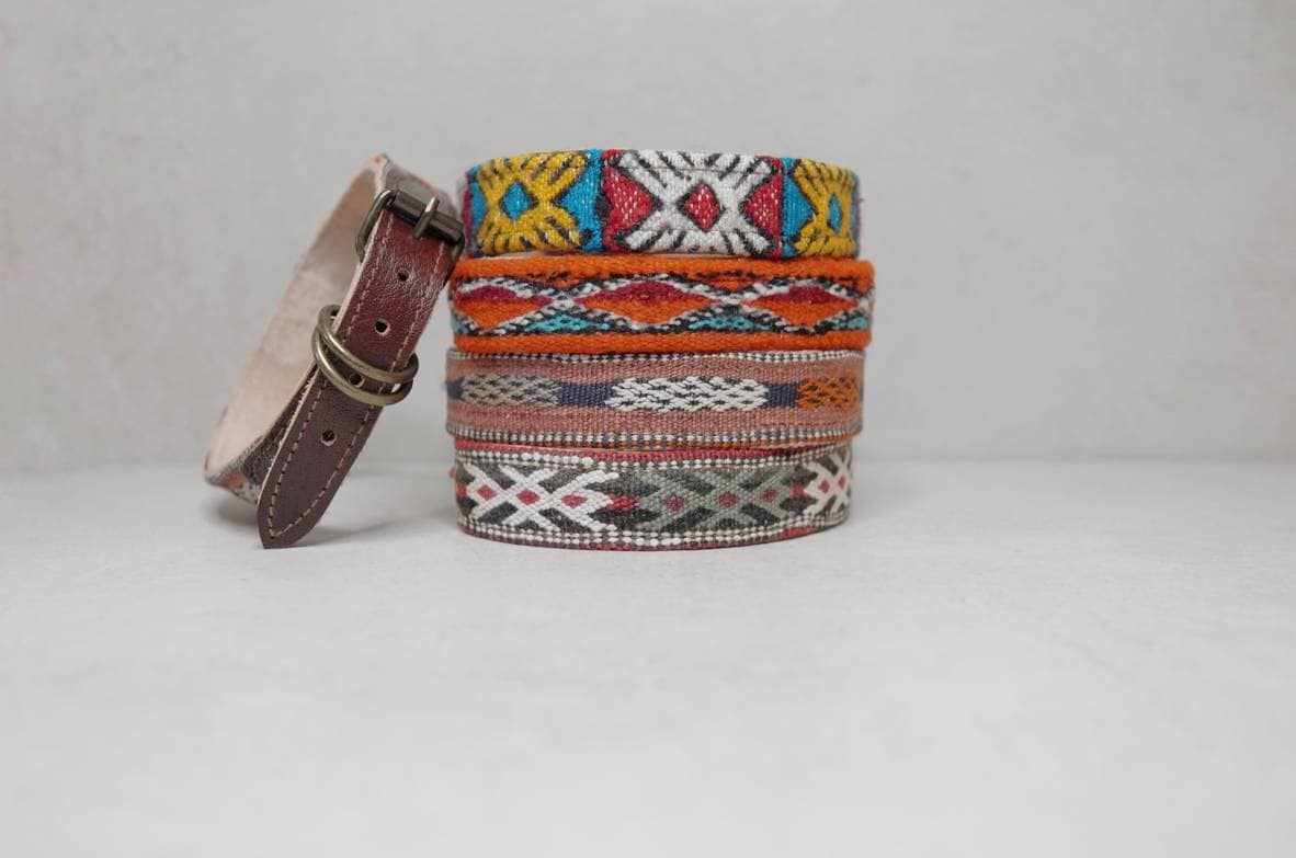 Collier pour chien en cuir et tissu kilim vintage, collier pour chien de taille moyenne du Maroc, collier pour chien, pièce unique faite main