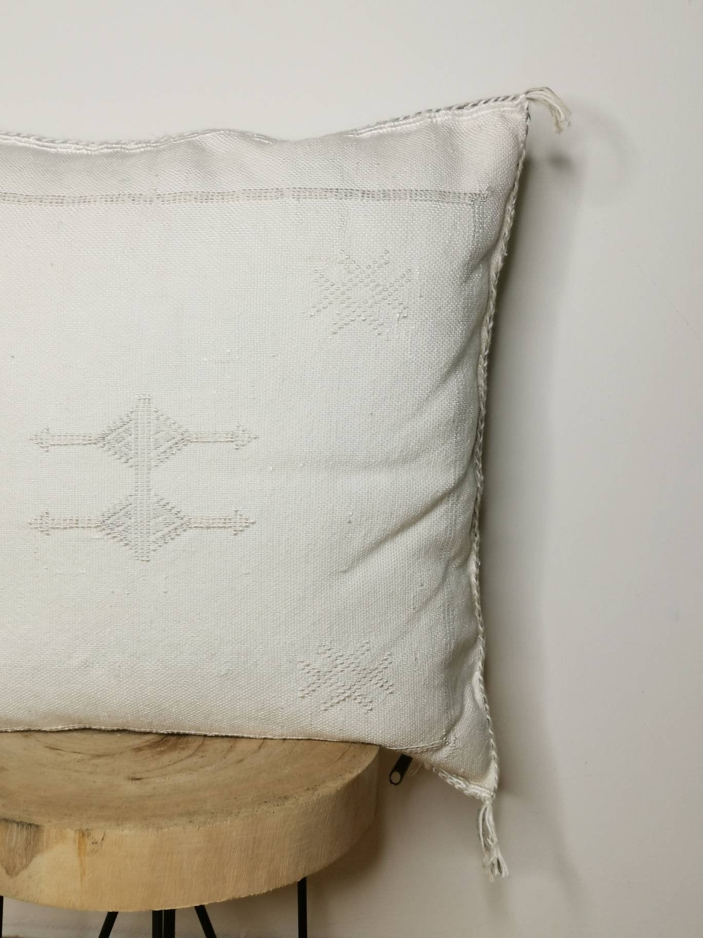 Boho Berber cushion cover, boho cushion from Morocco, Moroccan cushion Sabra silk, vintage color white, kilim, 45x45cm Marrakech